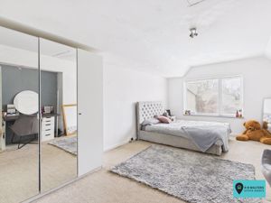 Bedroom- click for photo gallery